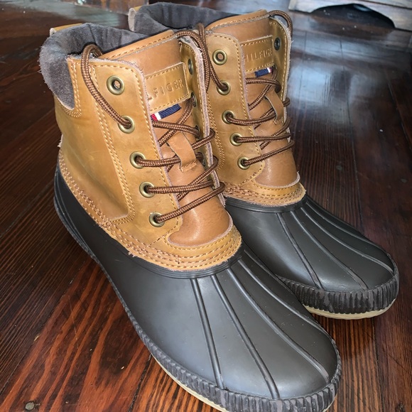 tommy hilfiger waterproof boots